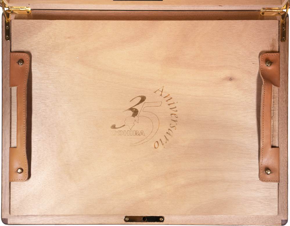 Cohiba 35 Aniversario Humidor packaging