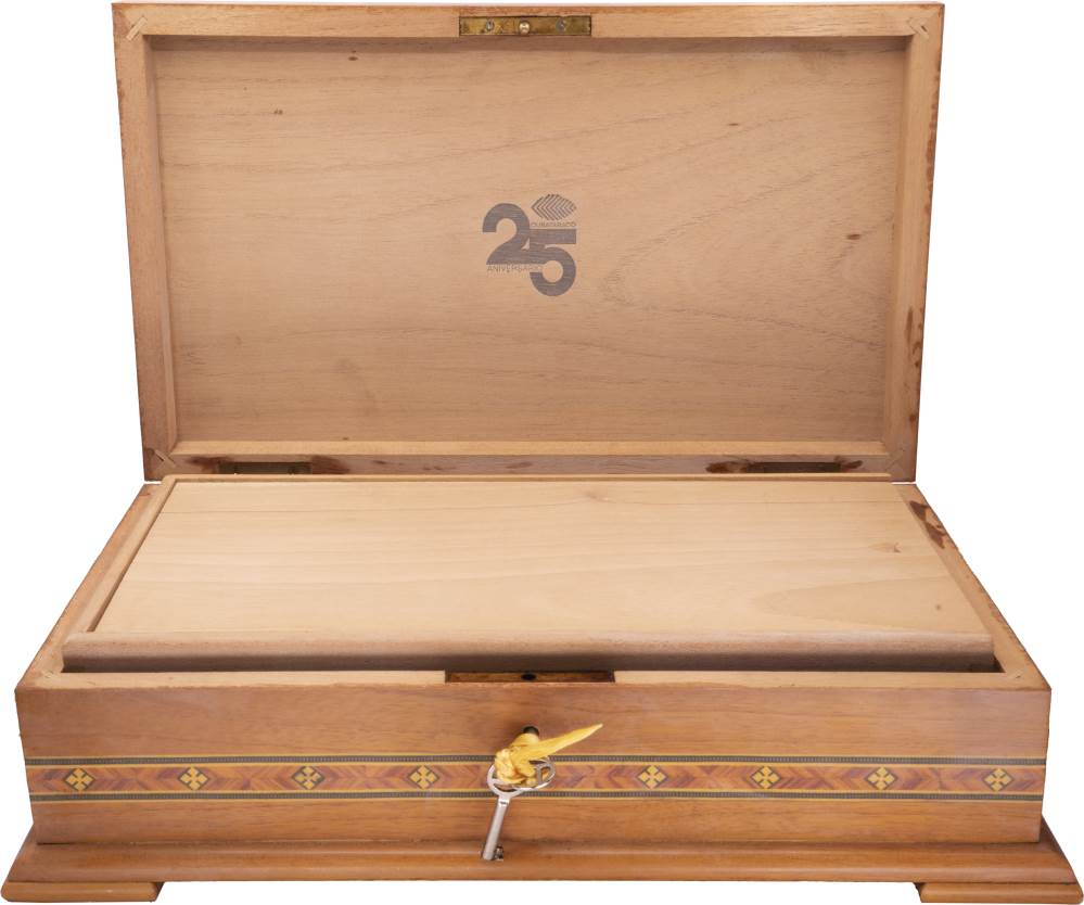 Cubatabaco 25 Aniversario Humidor packaging