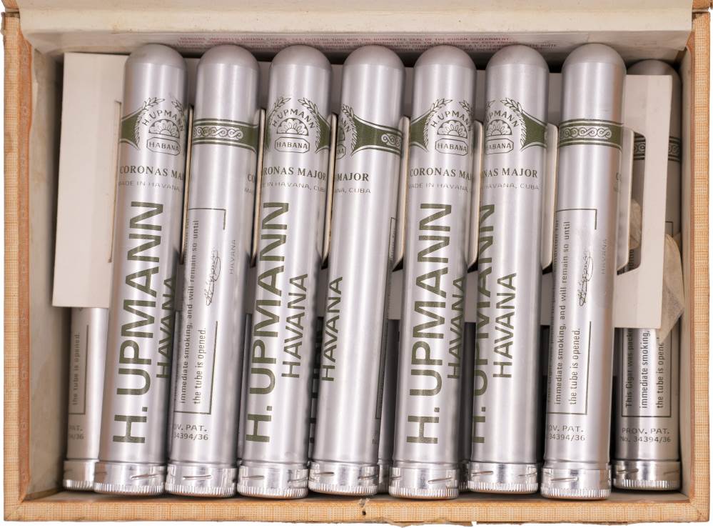 H. Upmann Coronas Major packaging