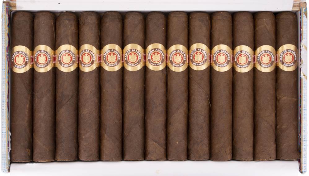 Ramón Allones Small Club Coronas packaging