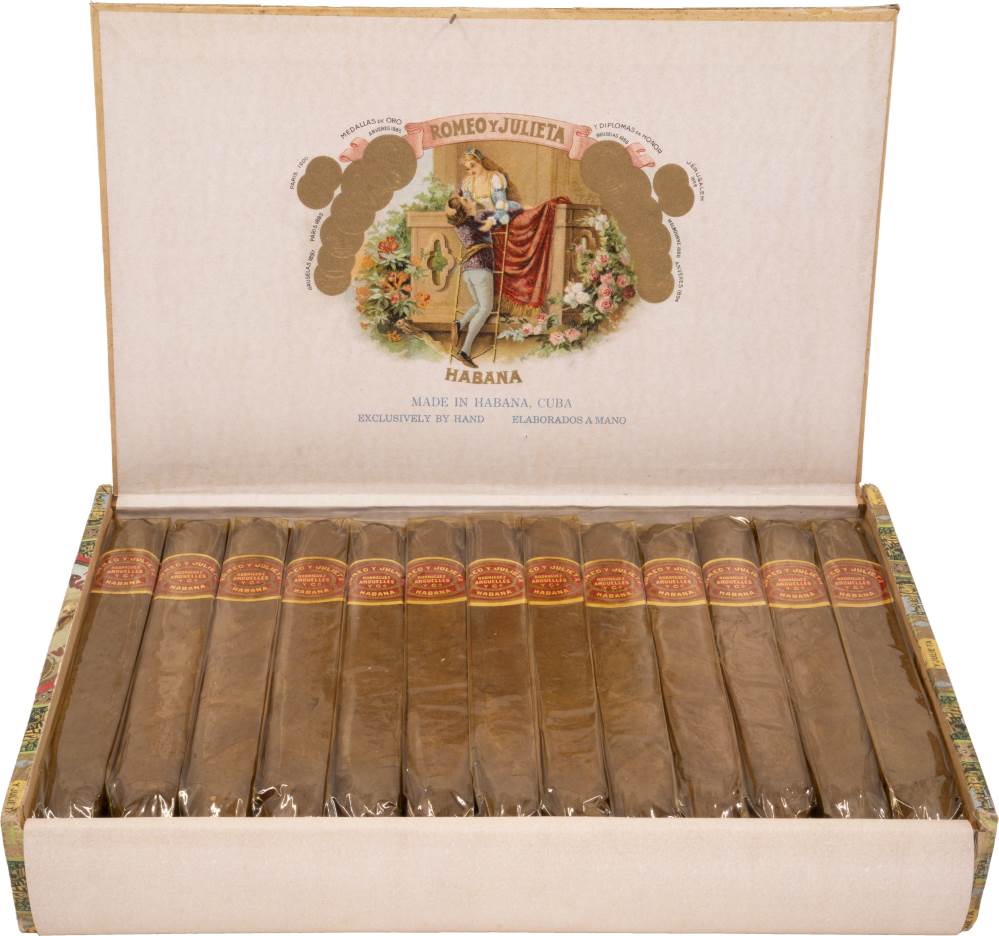 Romeo y Julieta Celestiales Finos packaging