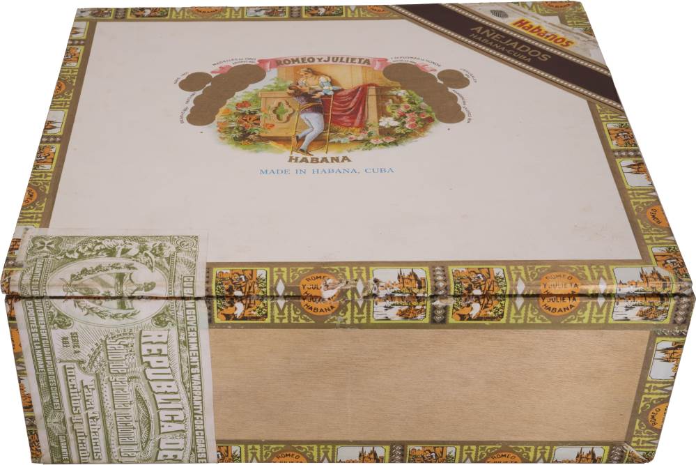 Romeo y Julieta Habanos Añejados packaging