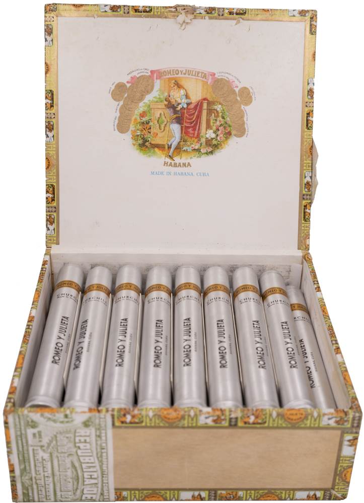 Romeo y Julieta Habanos Añejados packaging