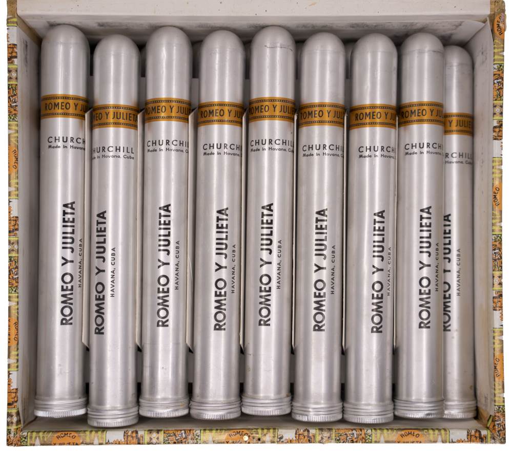 Romeo y Julieta Habanos Añejados packaging