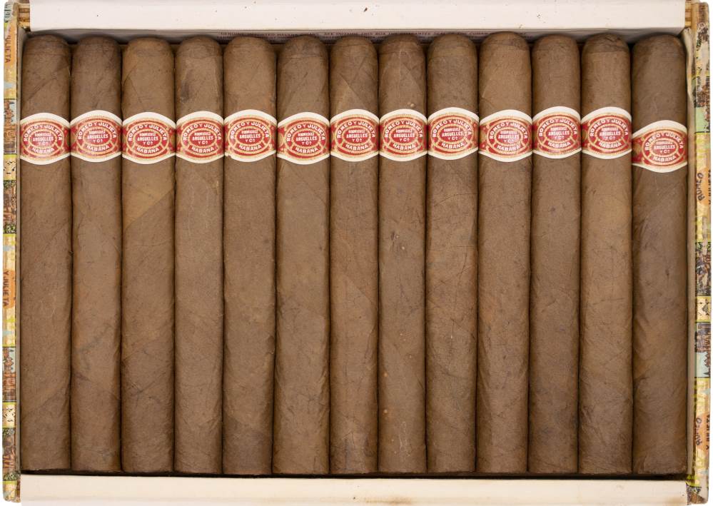 Romeo y Julieta Coronas packaging