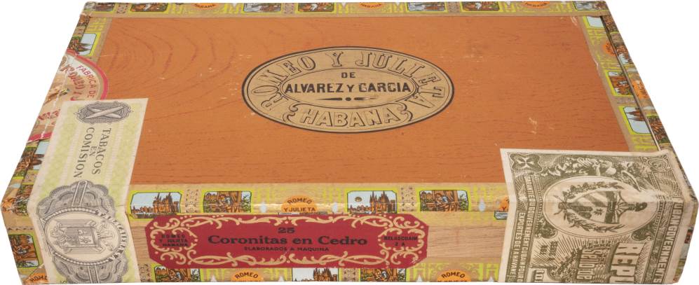 Romeo y Julieta Coronitas en Cedro packaging