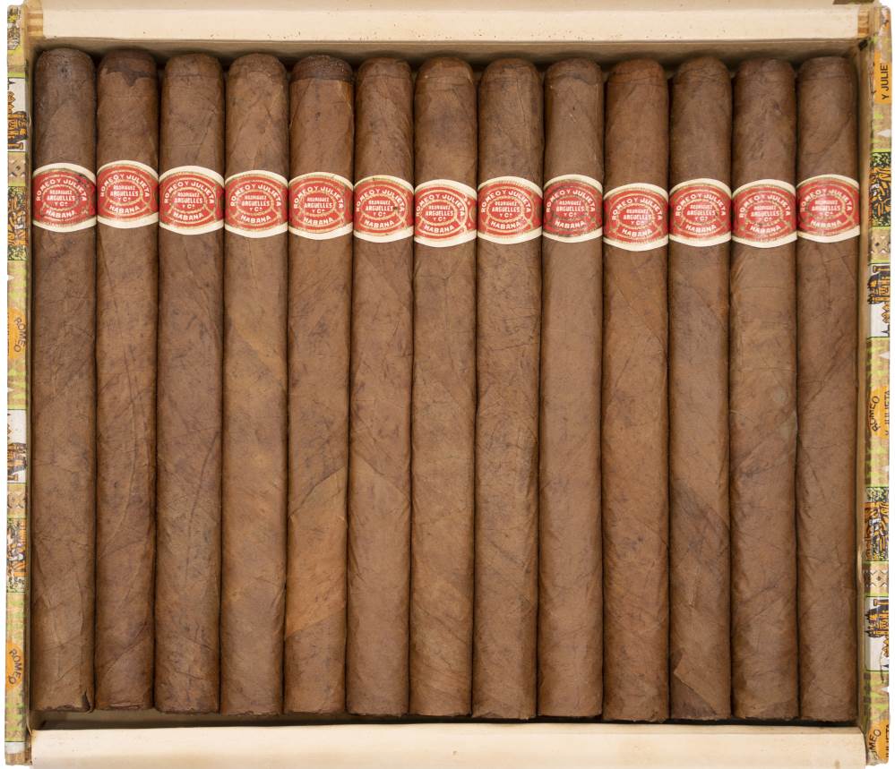 Romeo y Julieta Montagues packaging