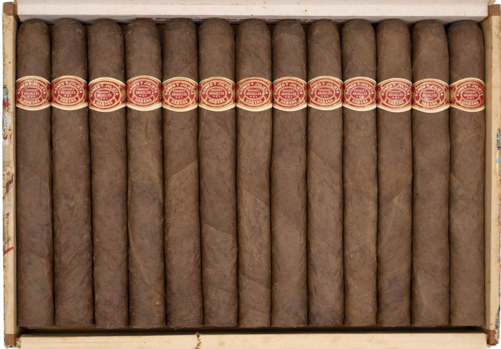 Romeo y Julieta Nacionales packaging