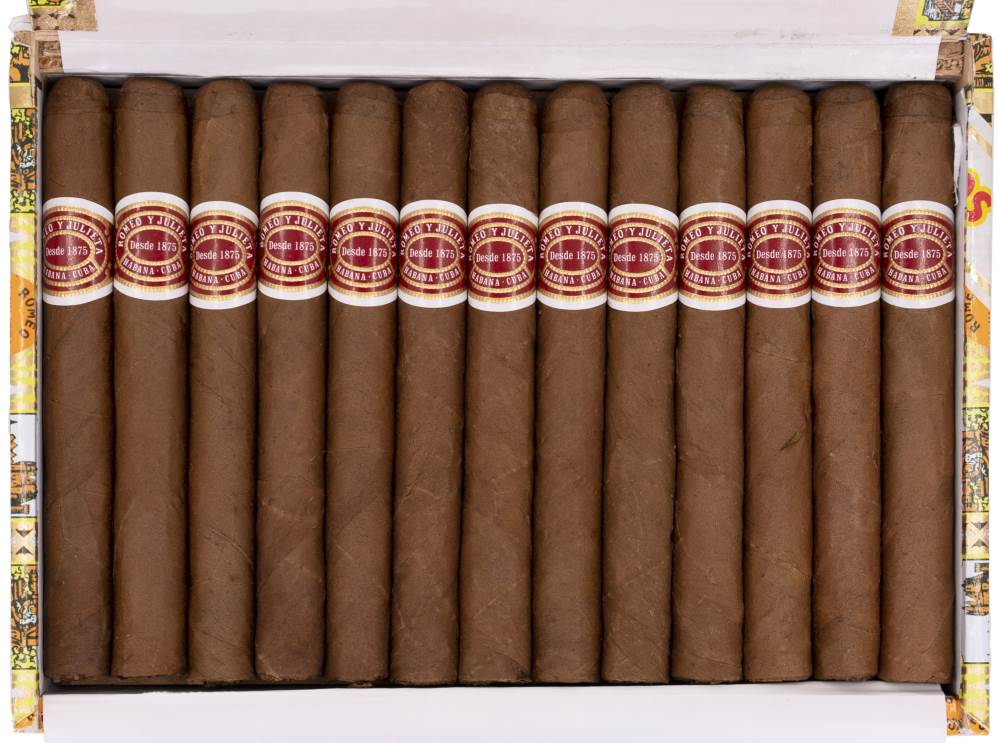 Romeo y Julieta Petit Julietas packaging
