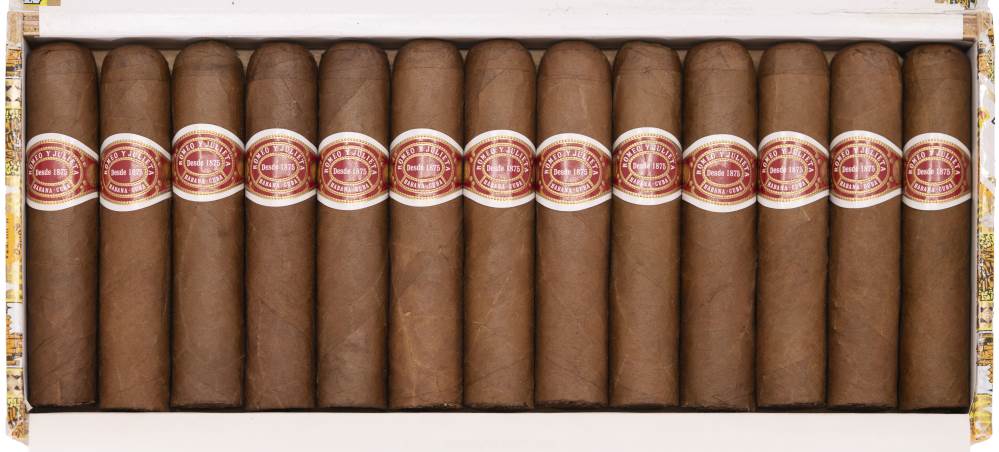Romeo y Julieta Petit Royales packaging