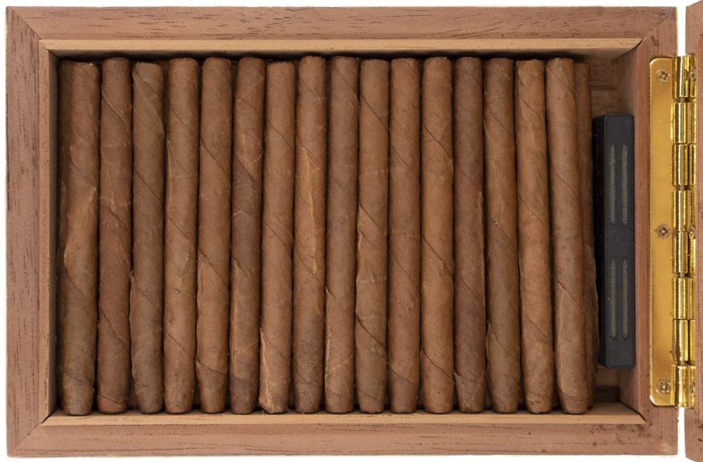 Small Cigars Montecristo Club packaging