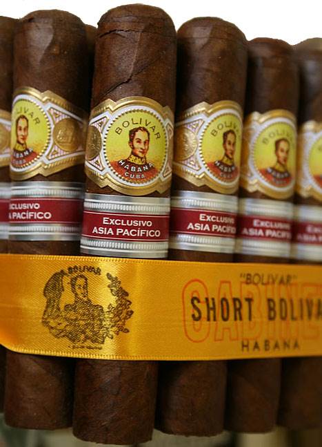 Bolívar Edición Regional Asia Pacifico packaging