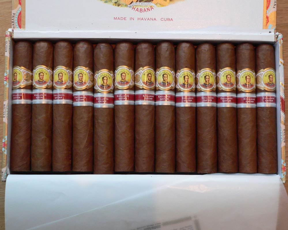 Bolívar Edición Regional Qatar packaging