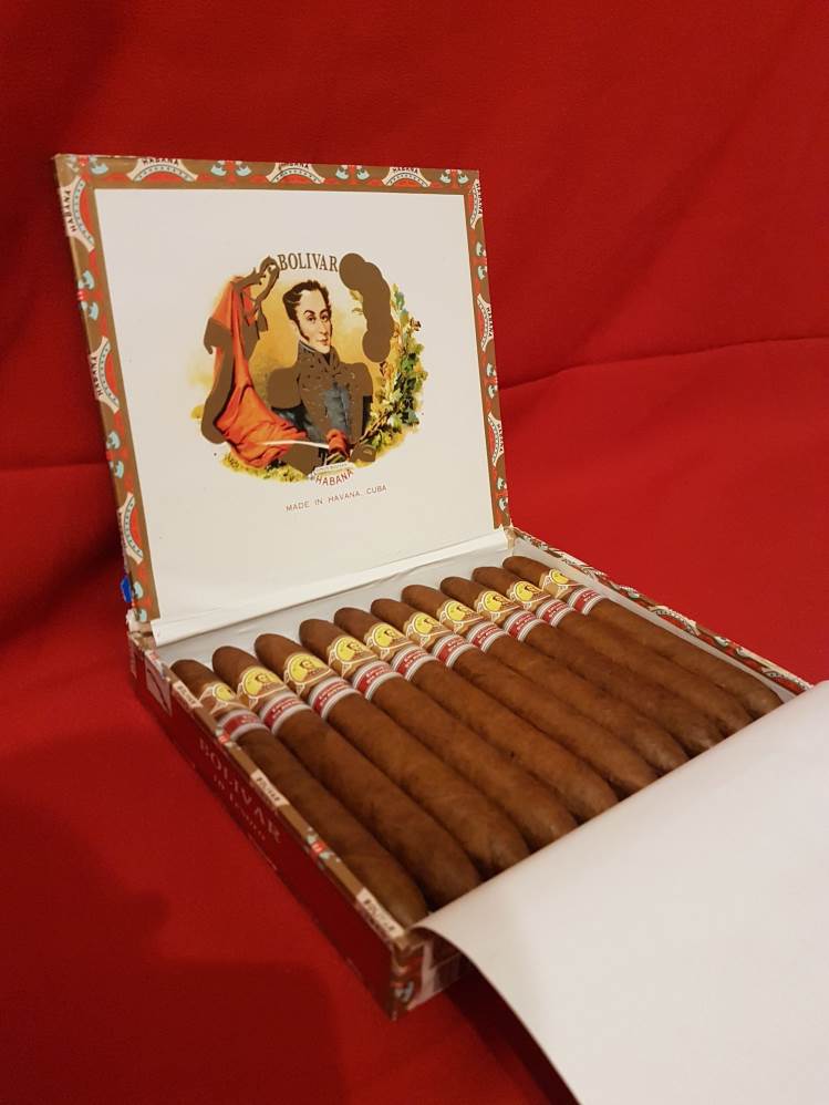 Bolívar Edición Regional 5ta Avenida packaging