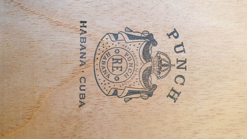 Punch Edición Regional Italia packaging